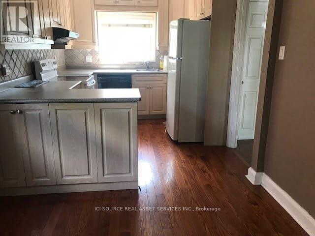 Photo 8 of 159 Avondale Avenue, Toronto ON