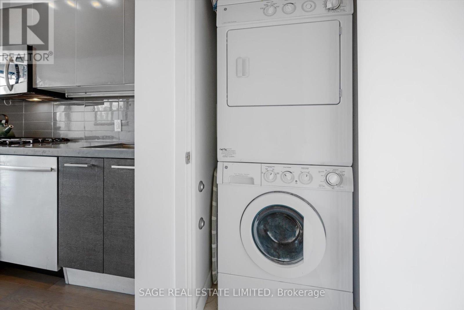 Photo 21 of 302 25 Stafford Street, Toronto ON