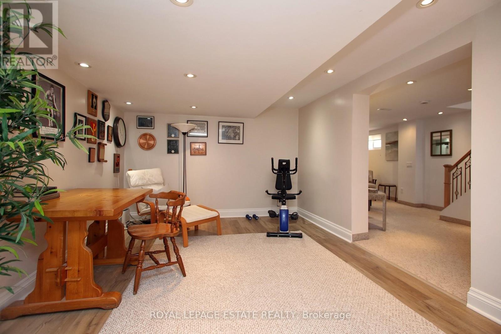 Photo 13 of 74 Ferncroft Drive, Toronto ON