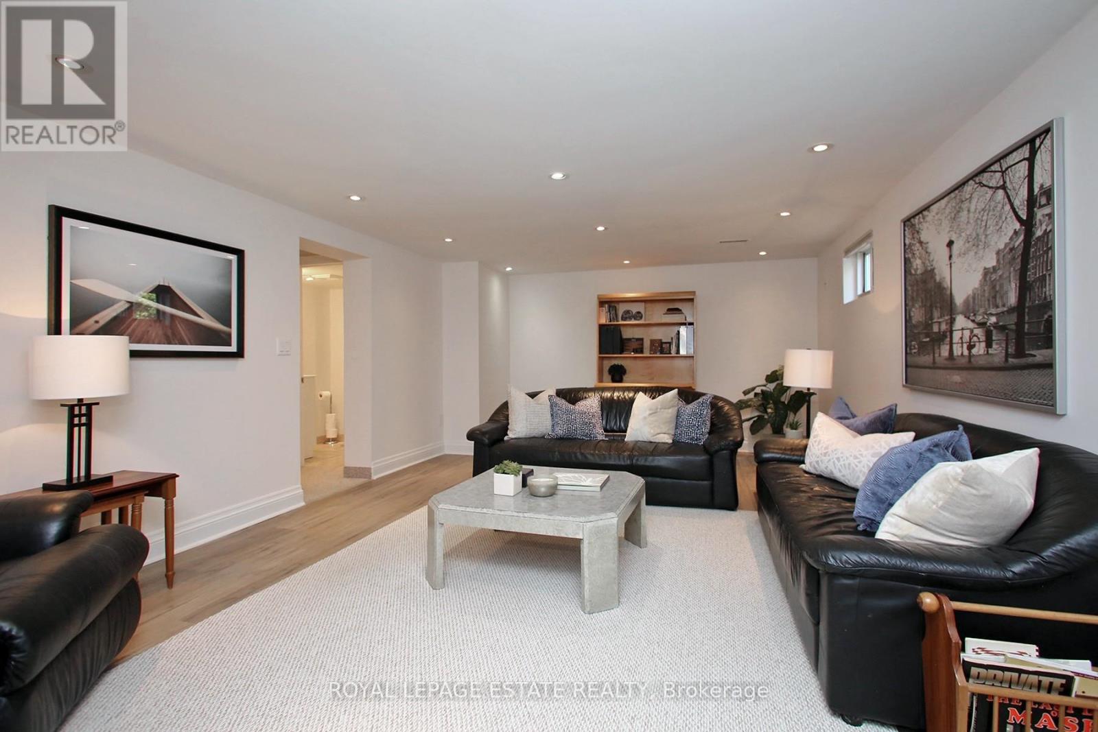 Photo 15 of 74 Ferncroft Drive, Toronto ON