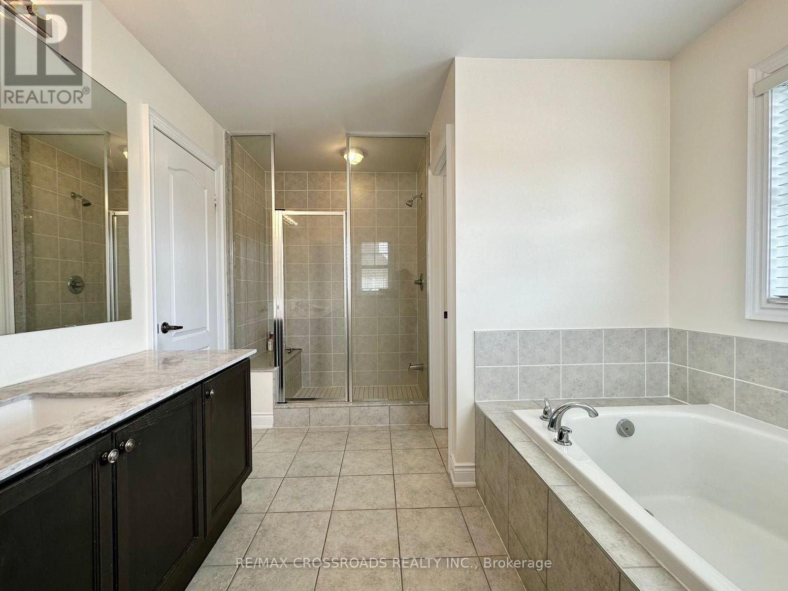 Photo 14 of 235 John Davis Gate, Whitchurchstouffville ON