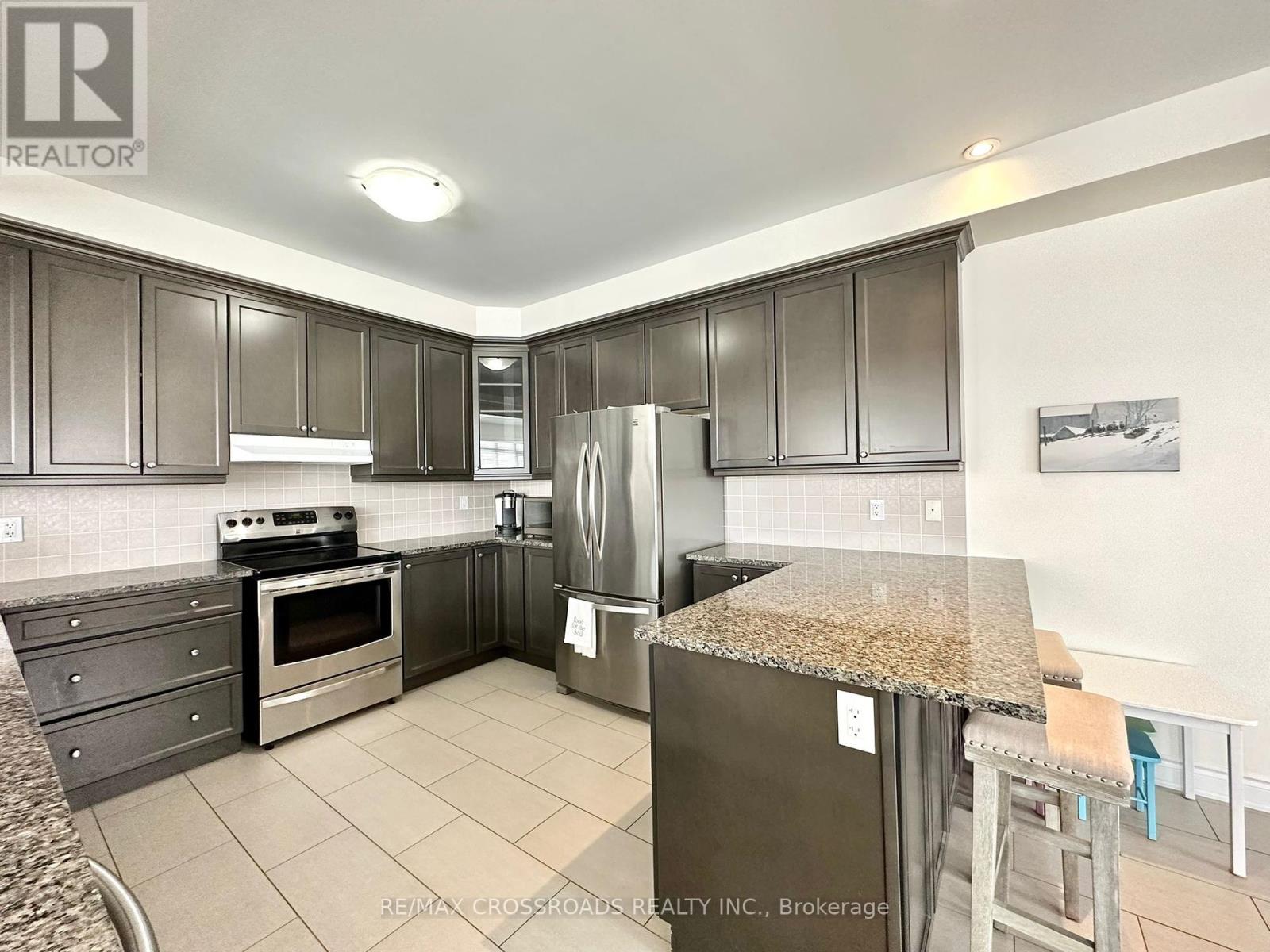 Photo 8 of 235 John Davis Gate, Whitchurchstouffville ON