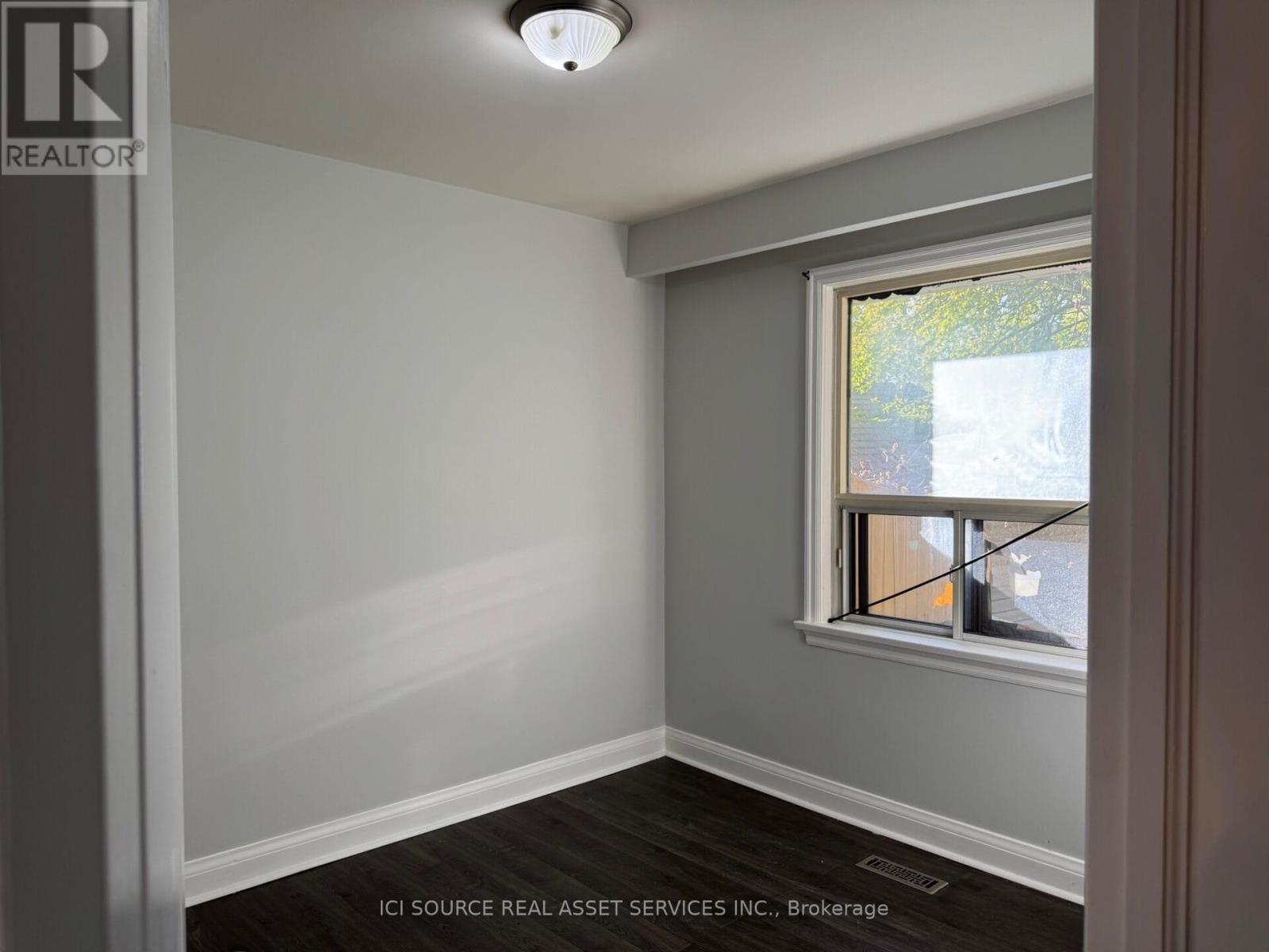Photo 6 of 90 Flamborough Drive, Toronto ON