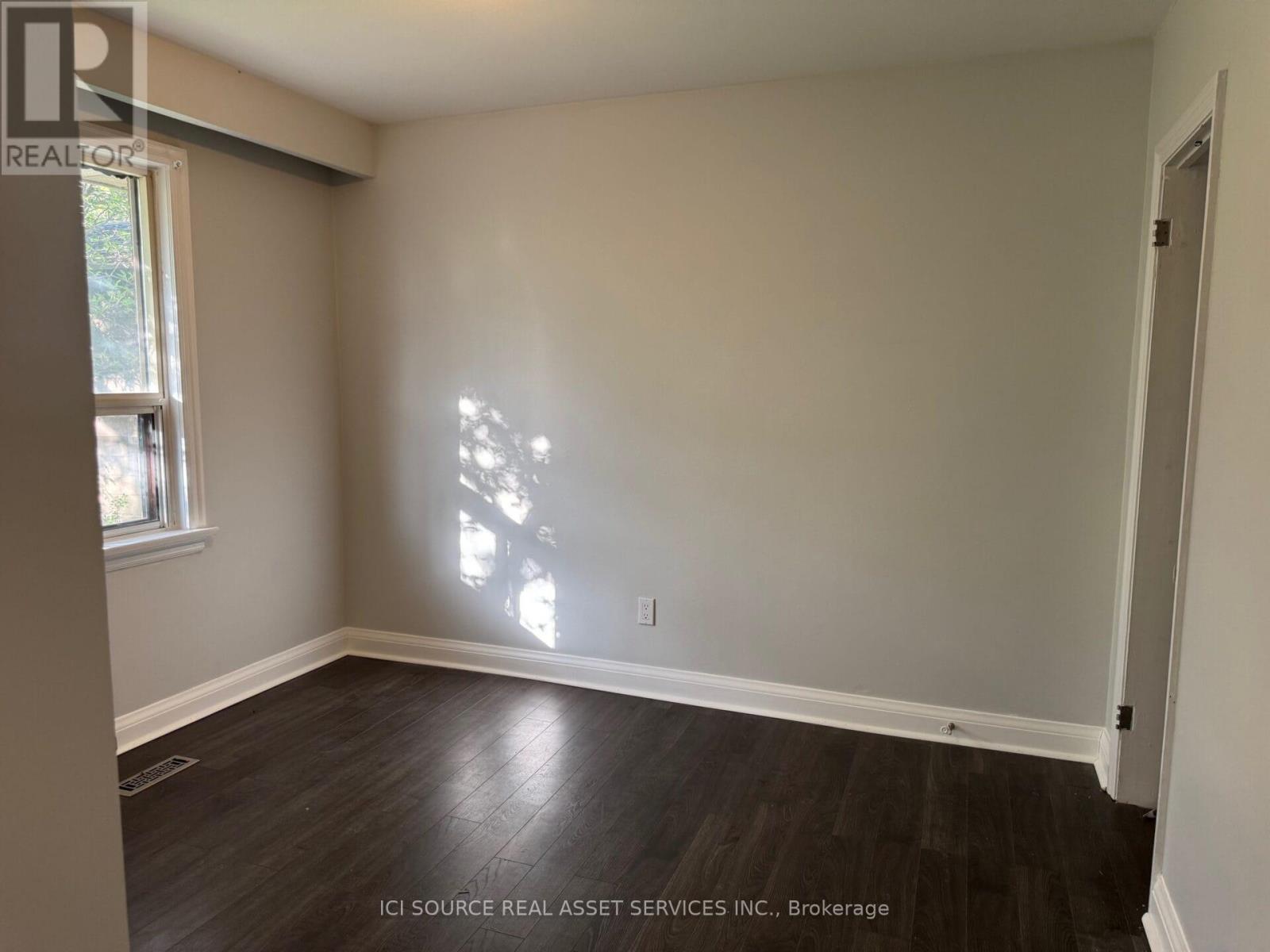 Photo 9 of 90 Flamborough Drive, Toronto ON