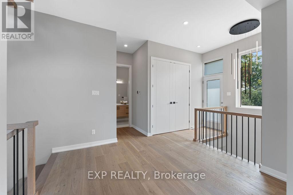 Photo 25 of 261 Dovercourt Avenue, Ottawa ON