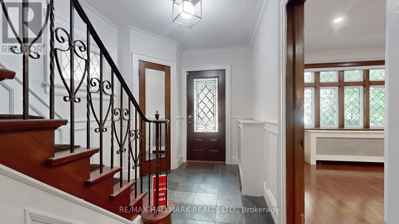 Photo 32 of 139 Hillhurst Boulevard, Toronto ON
