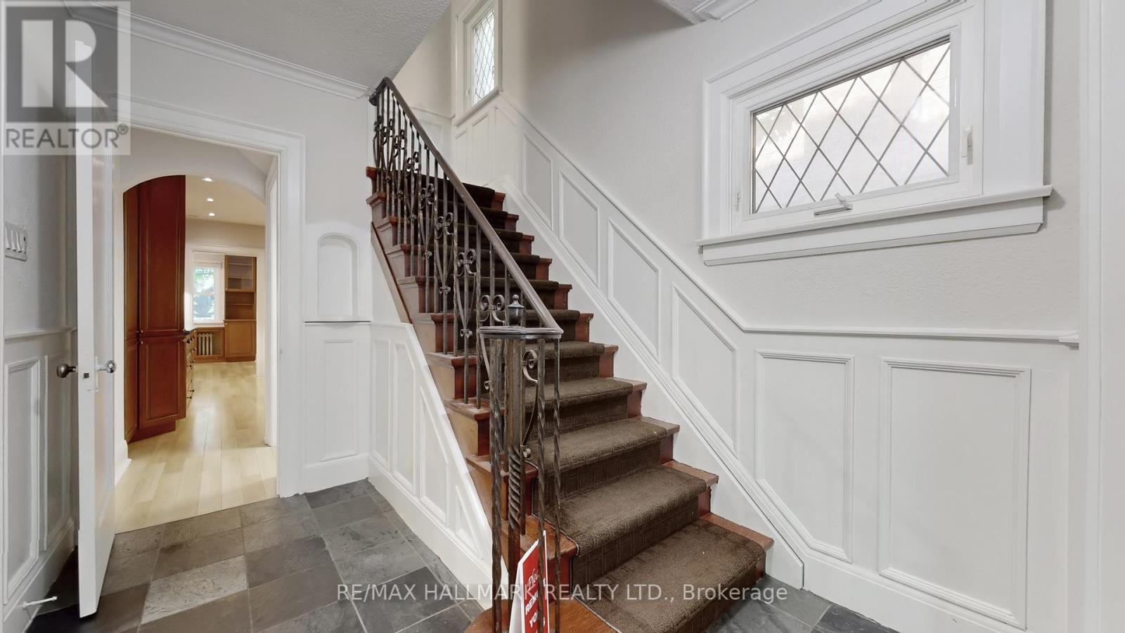 Photo 25 of 139 Hillhurst Boulevard, Toronto ON