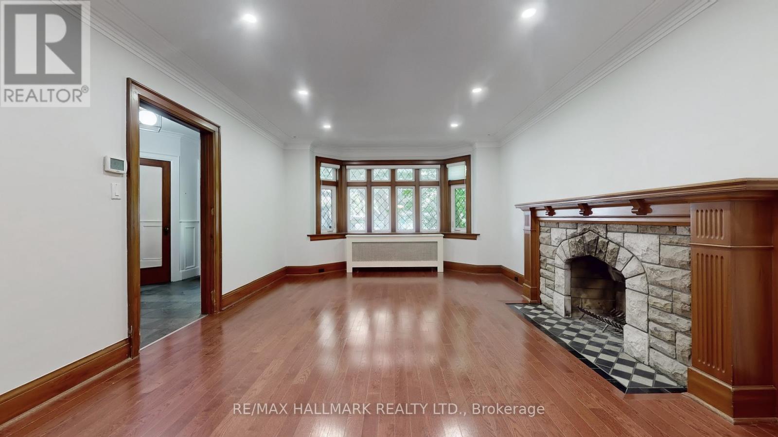 Photo 19 of 139 Hillhurst Boulevard, Toronto ON