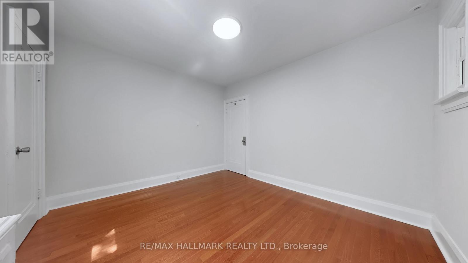 Photo 15 of 139 Hillhurst Boulevard, Toronto ON