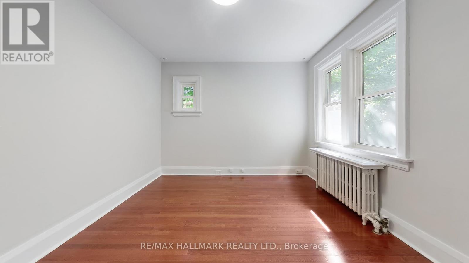 Photo 16 of 139 Hillhurst Boulevard, Toronto ON