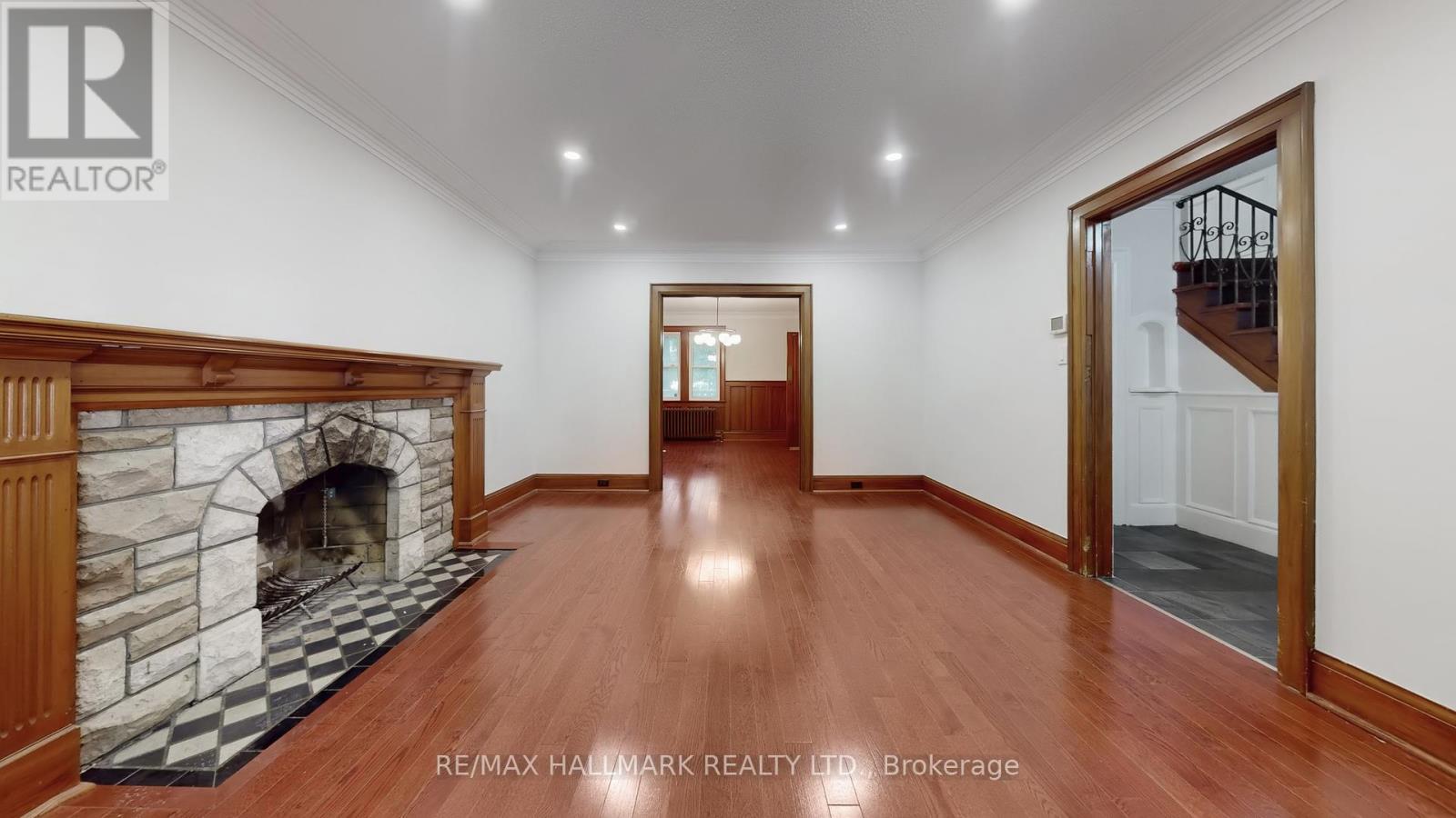 Photo 36 of 139 Hillhurst Boulevard, Toronto ON