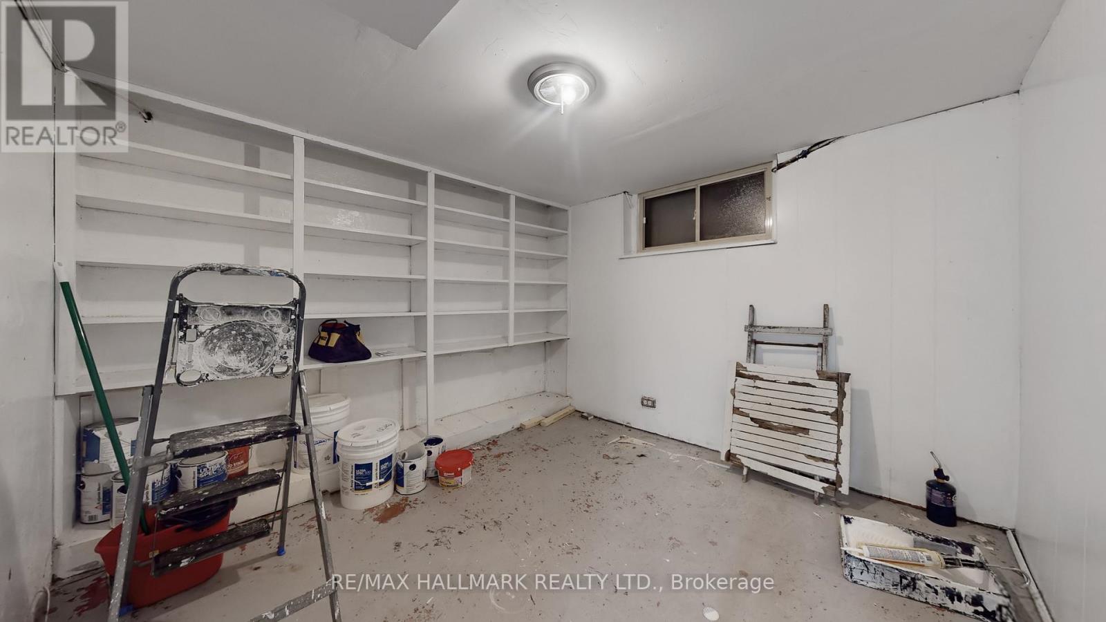 Photo 5 of 139 Hillhurst Boulevard, Toronto ON