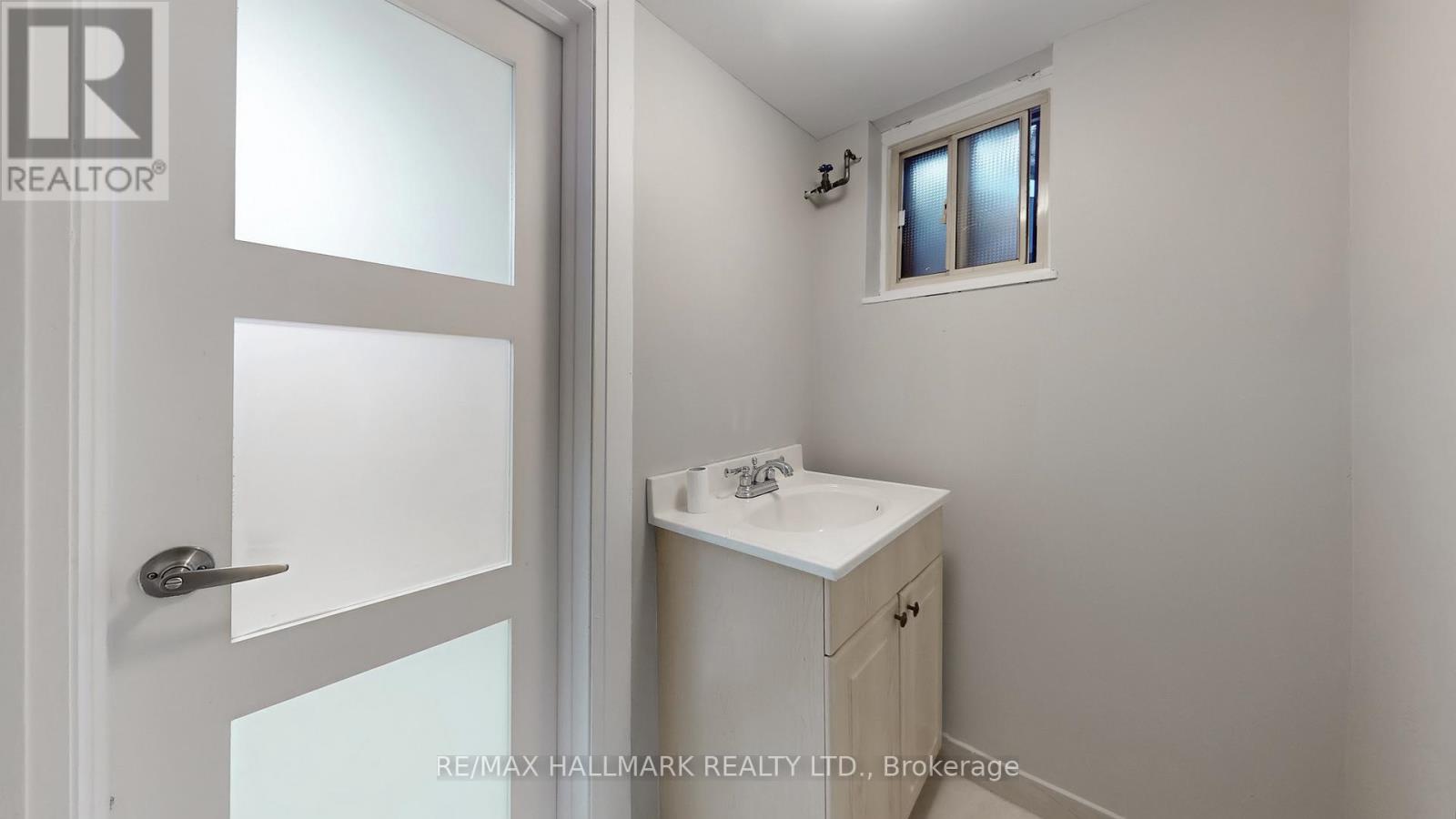 Photo 43 of 139 Hillhurst Boulevard, Toronto ON
