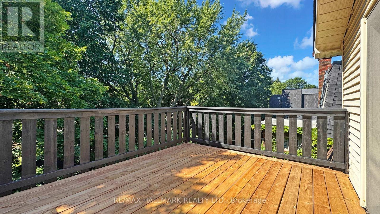 Photo 26 of 139 Hillhurst Boulevard, Toronto ON