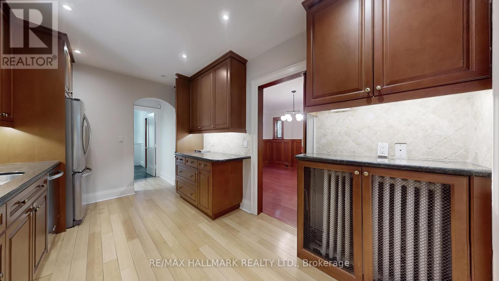 Photo 31 of 139 Hillhurst Boulevard, Toronto ON
