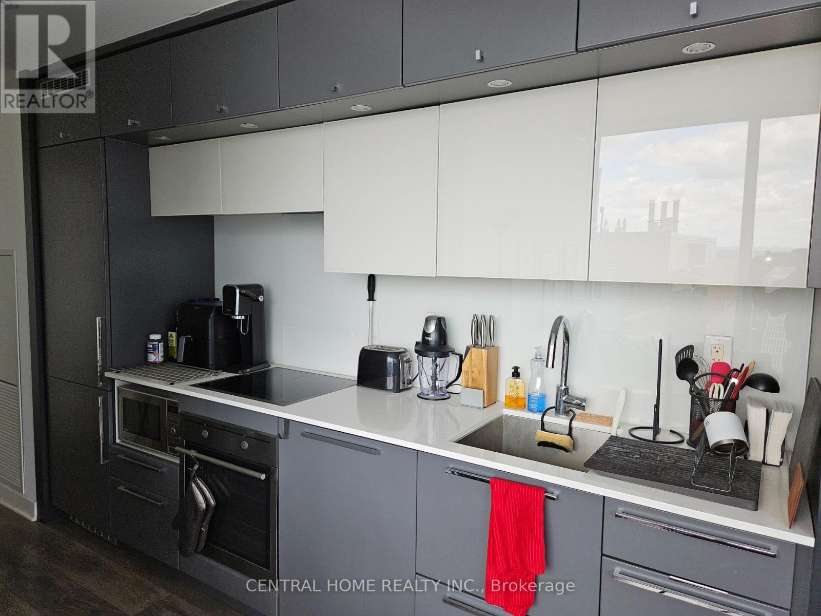 Photo 14 of 2603 15 Grenville Street, Toronto ON