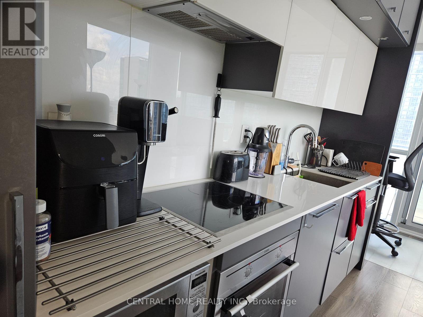 Photo 1 of 2603 15 Grenville Street, Toronto ON