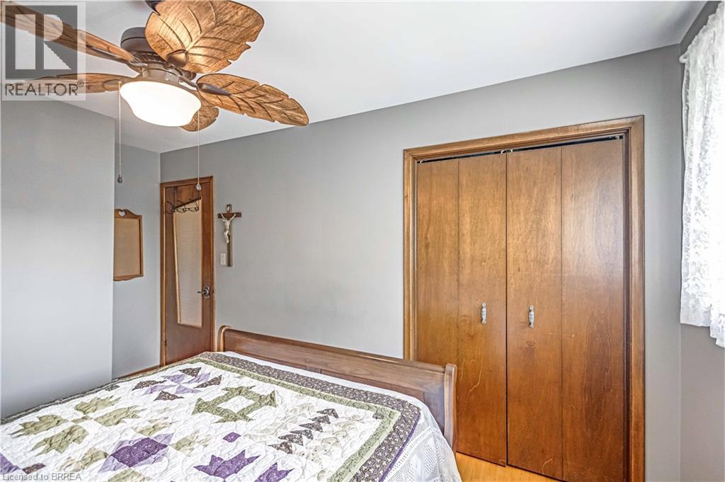 Photo 33 of 32 Thornton Drive, Brantford ON