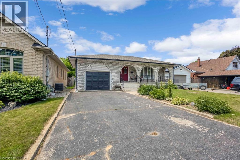 Photo 46 of 32 Thornton Drive, Brantford ON