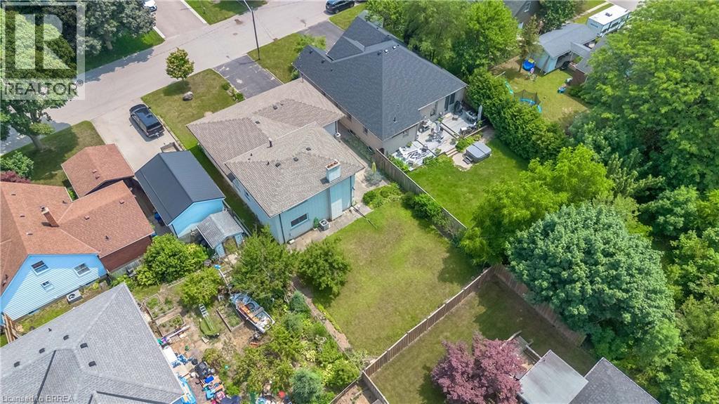Photo 37 of 32 Thornton Drive, Brantford ON