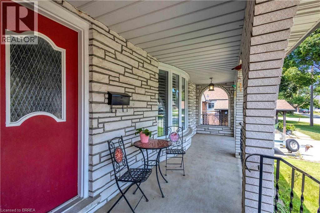 Photo 45 of 32 Thornton Drive, Brantford ON