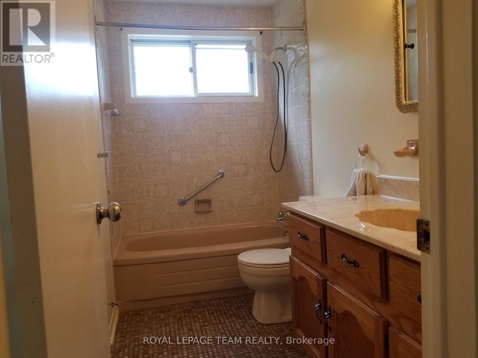 Photo 10 of 7595 Snake Island Road, Ottawa ON