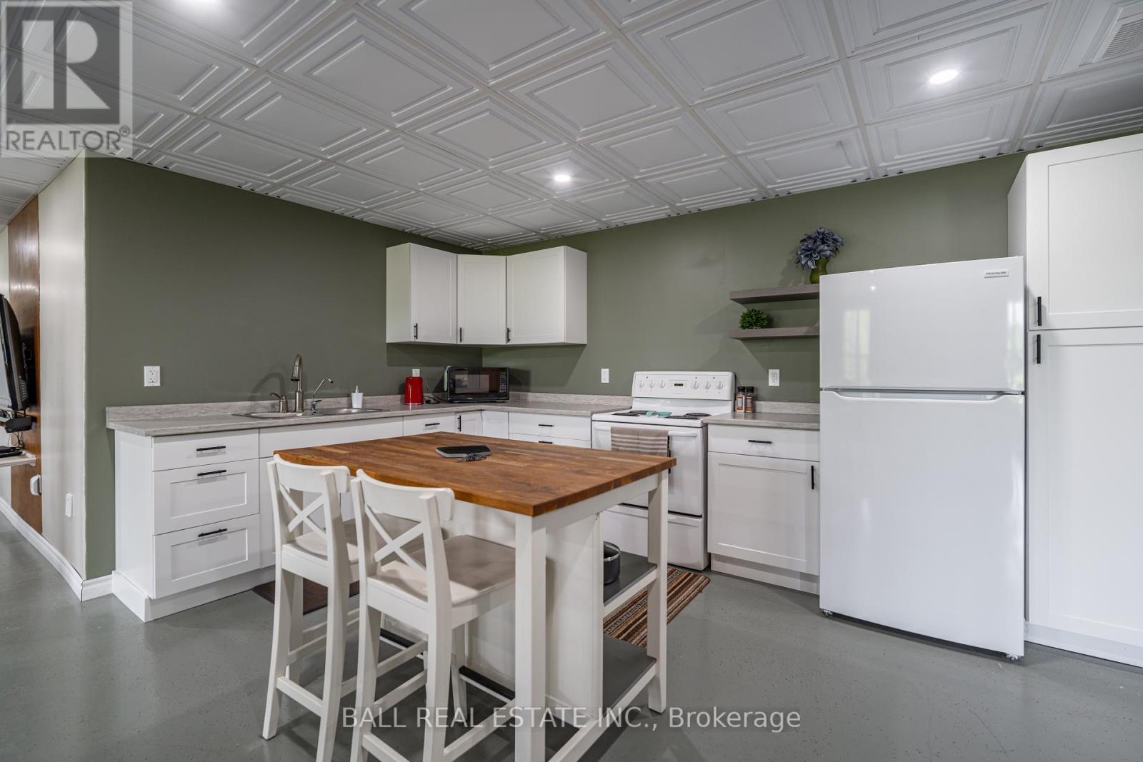 Photo 5 of 2120 Deer Bay Road, Selwyn ON