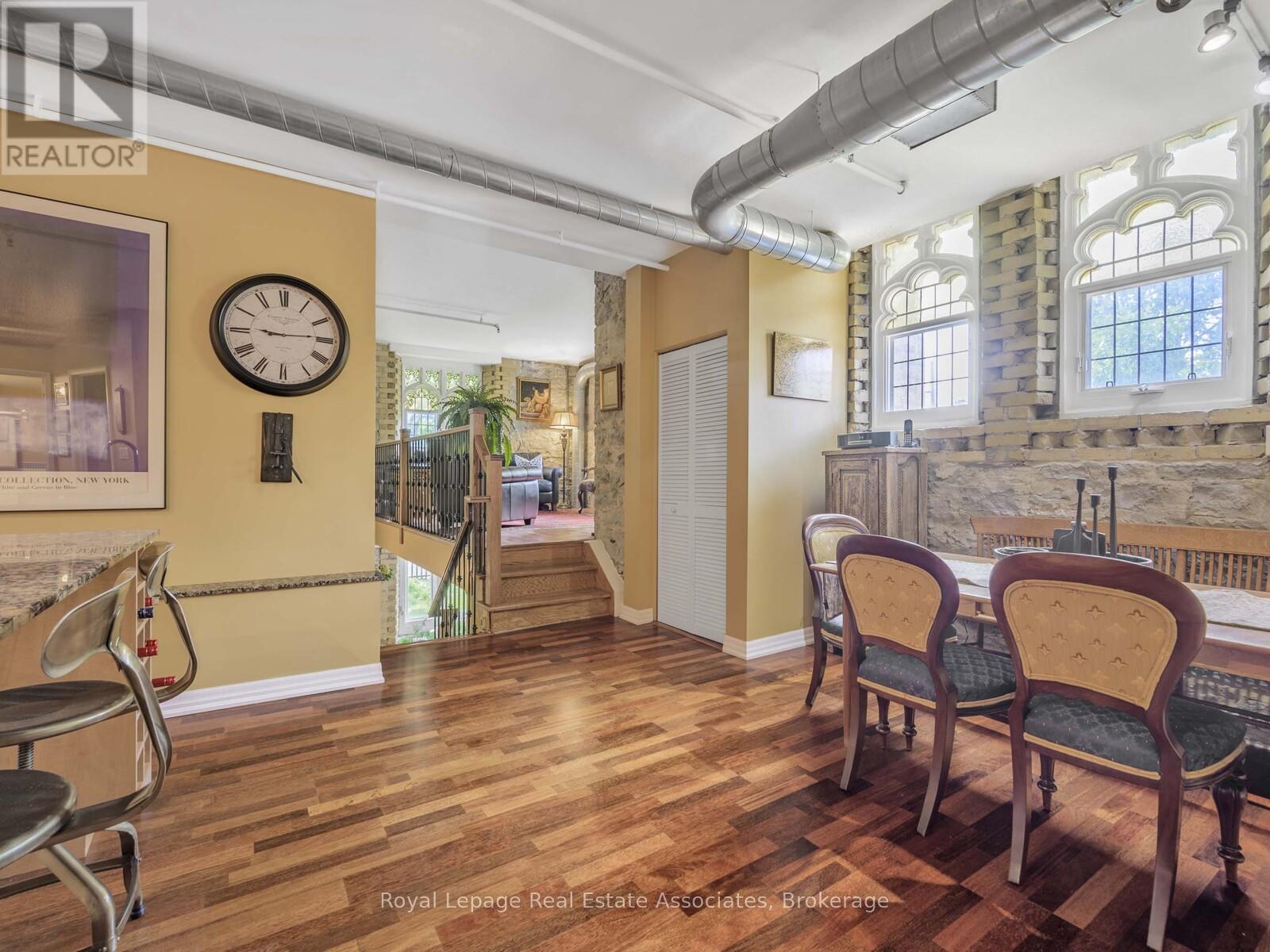 Photo 17 of 102 384 Sunnyside Avenue, Toronto ON