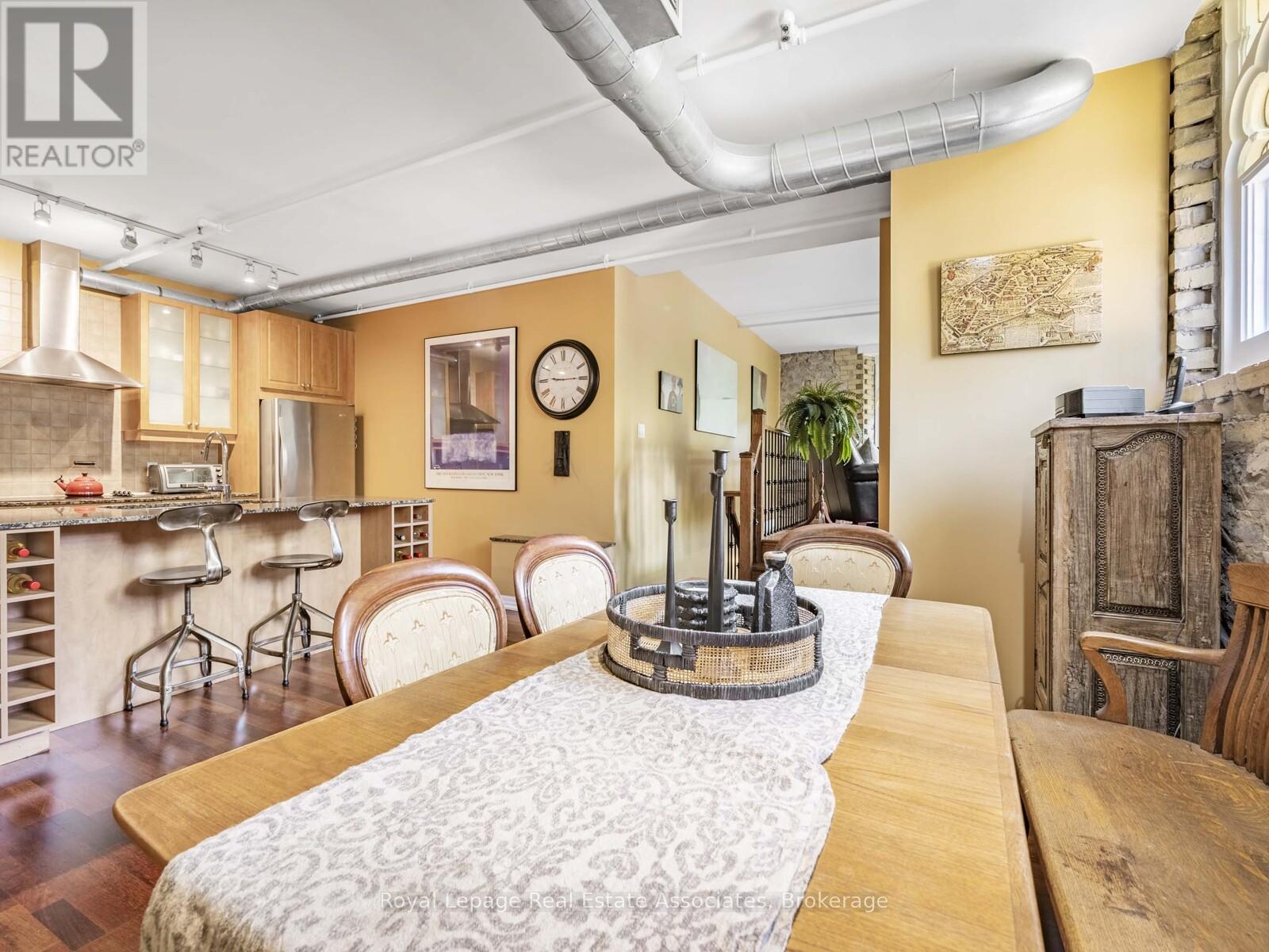 Photo 32 of 102 384 Sunnyside Avenue, Toronto ON