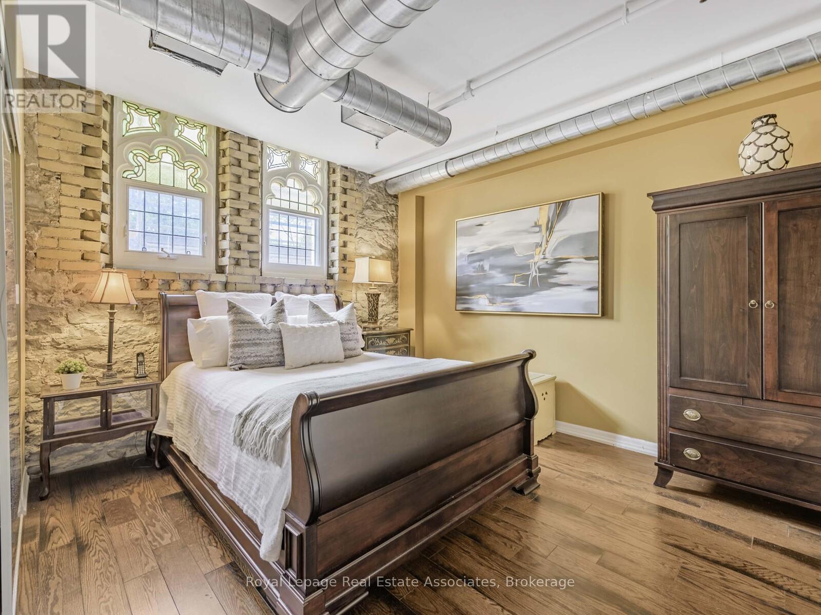 Photo 19 of 102 384 Sunnyside Avenue, Toronto ON