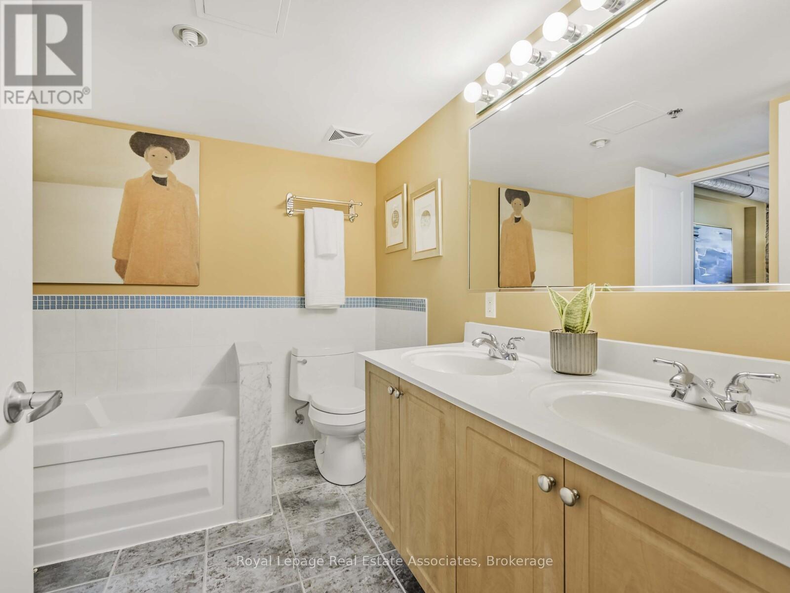 Photo 20 of 102 384 Sunnyside Avenue, Toronto ON