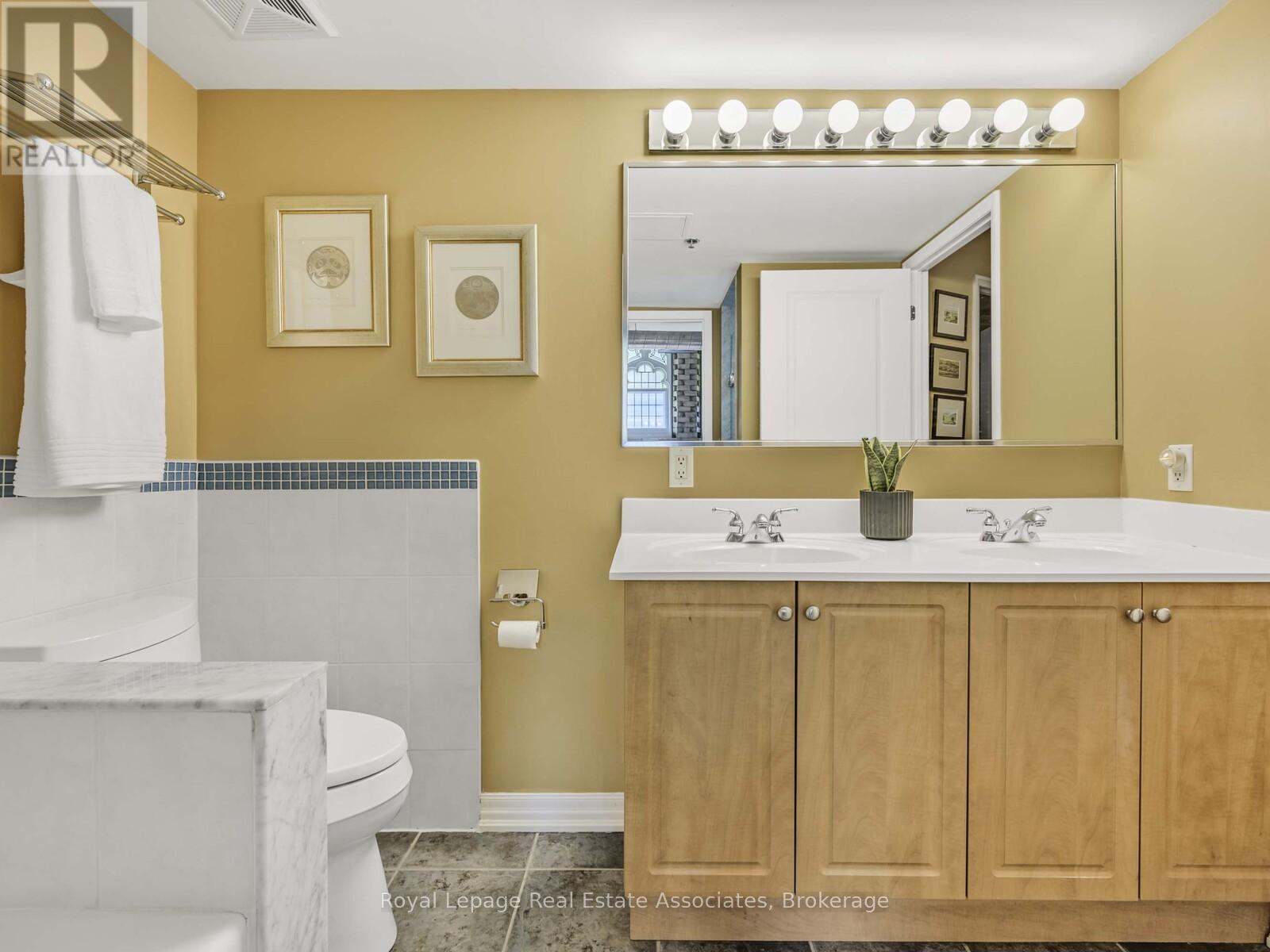 Photo 15 of 102 384 Sunnyside Avenue, Toronto ON