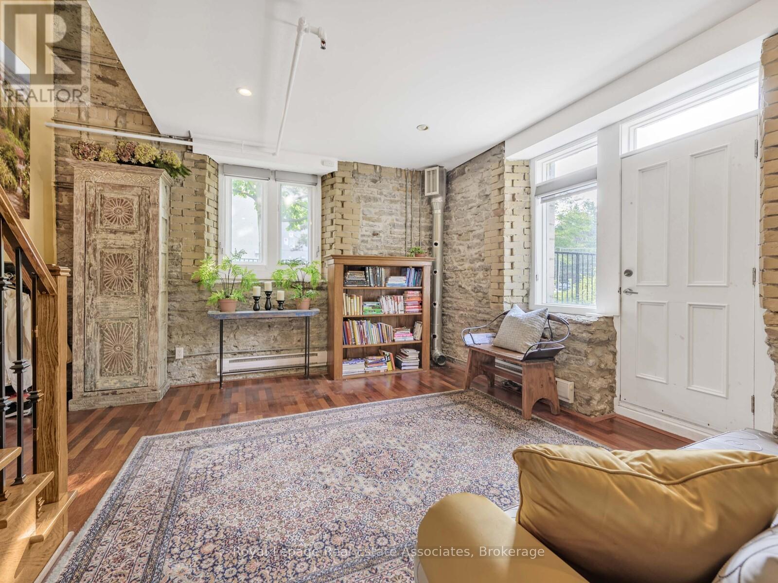 Photo 23 of 102 384 Sunnyside Avenue, Toronto ON