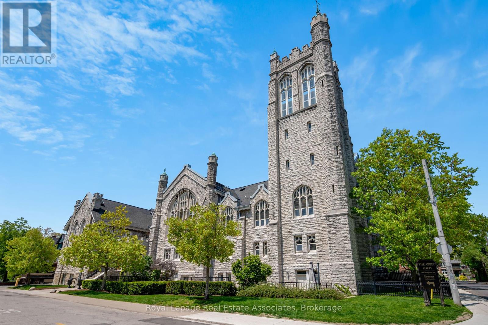 Photo 9 of 102 384 Sunnyside Avenue, Toronto ON