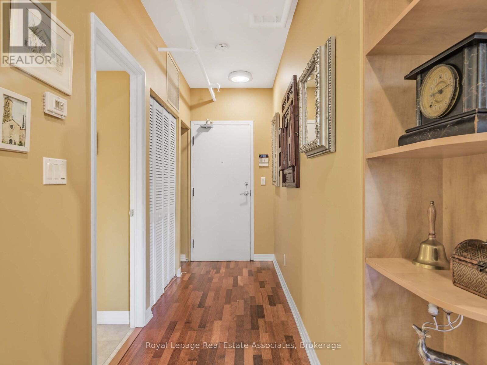 Photo 10 of 102 384 Sunnyside Avenue, Toronto ON