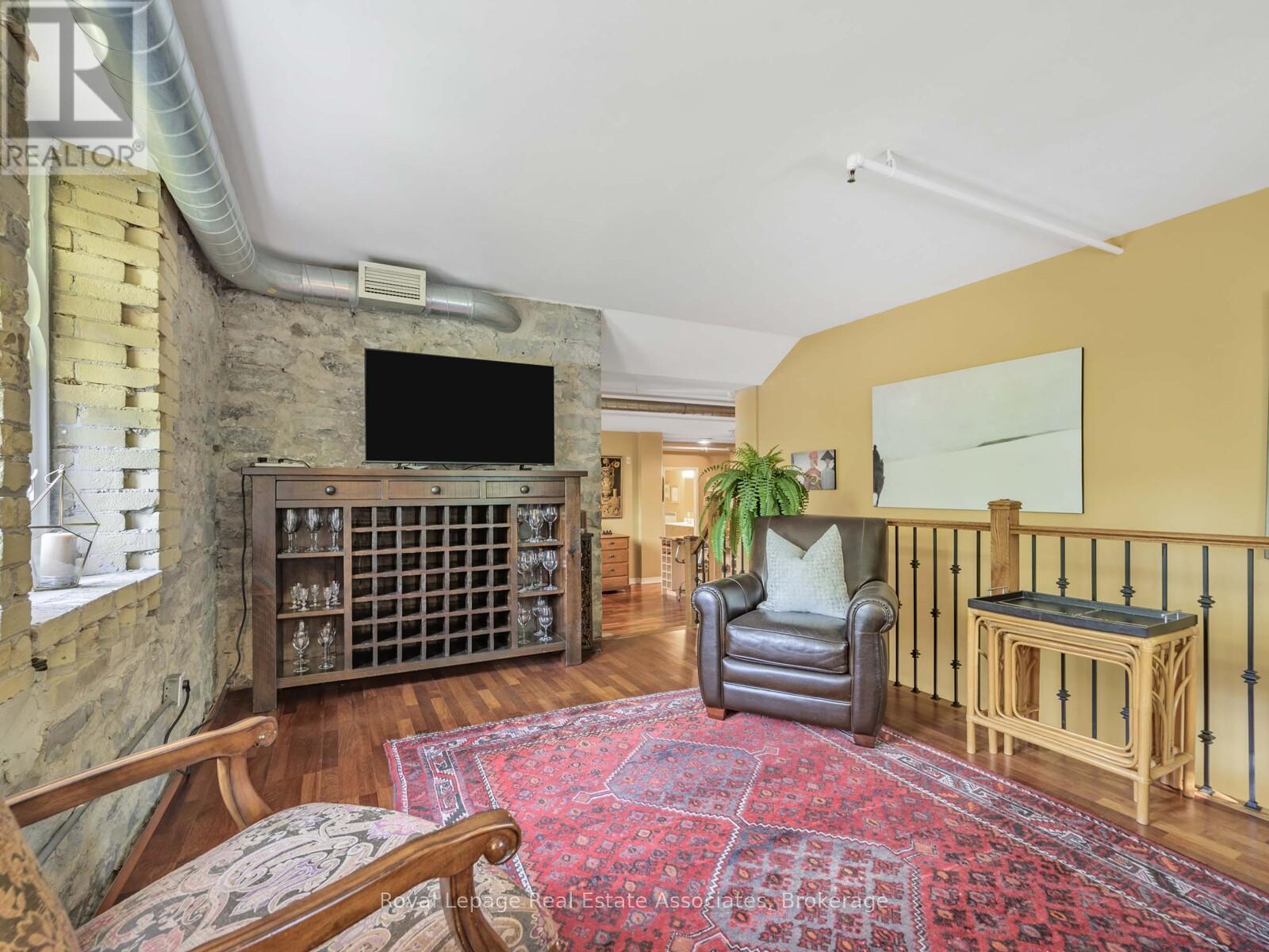 Photo 5 of 102 384 Sunnyside Avenue, Toronto ON