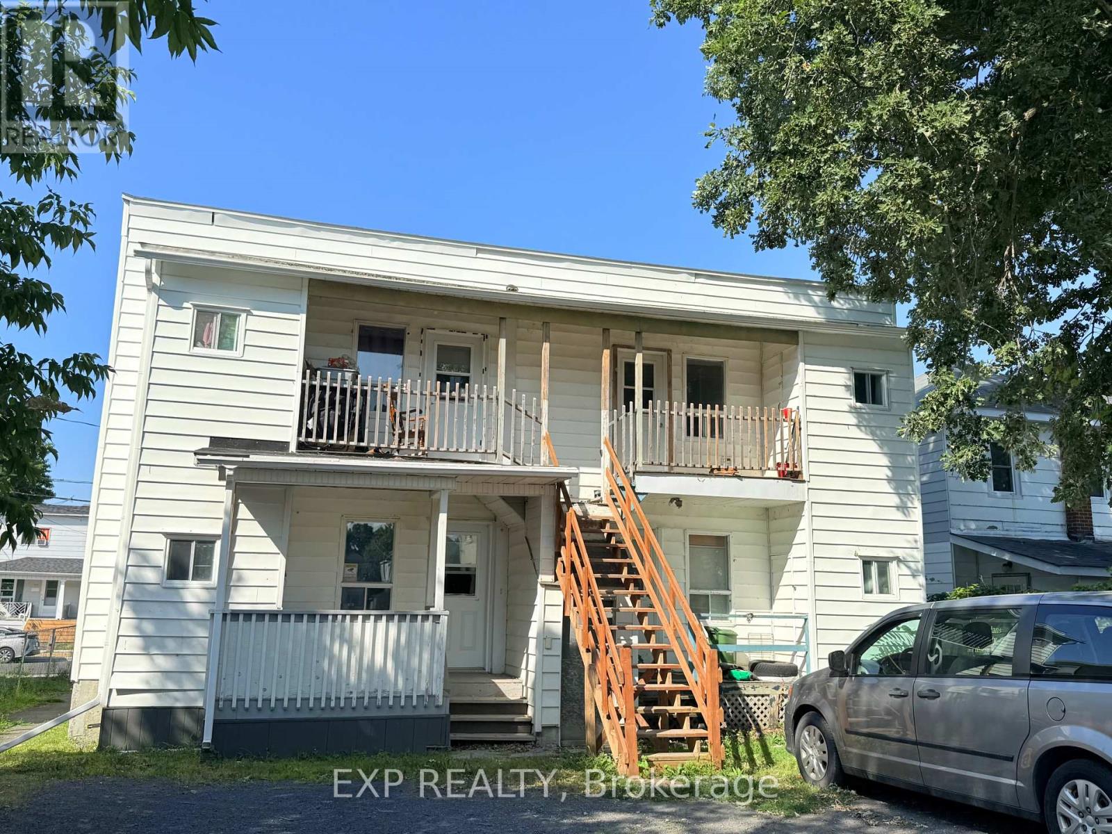 Photo 4 of 213 Guy Street, Cornwall ON