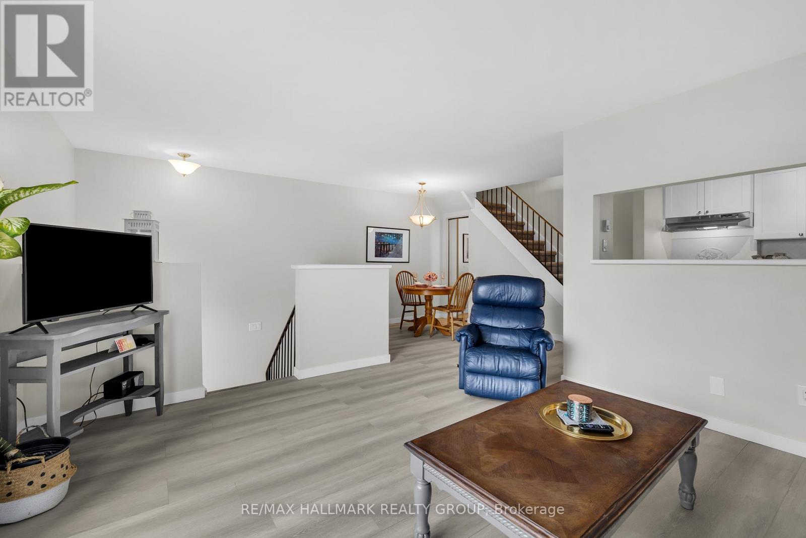Photo 4 of C 19 Banner Road, Ottawa ON