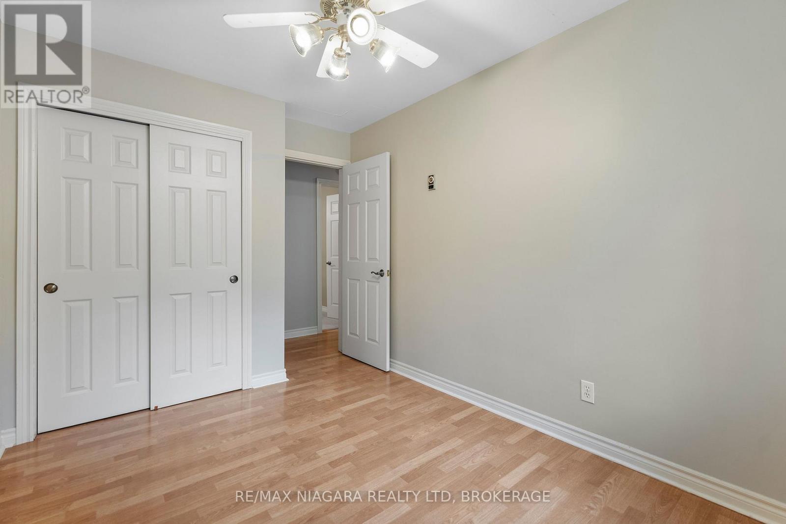 Photo 12 of 6841 Dellpark Drive, Niagara Falls ON