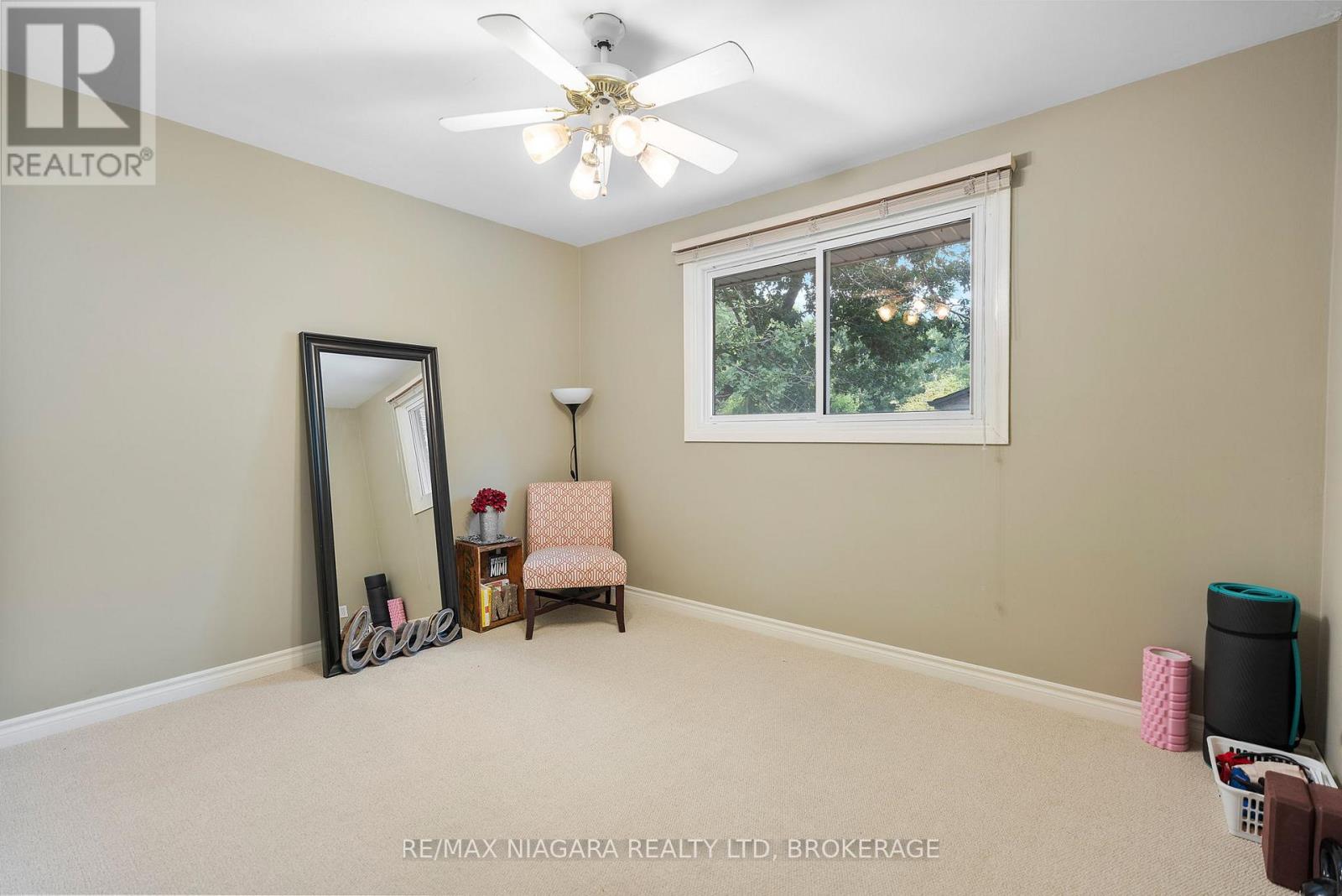 Photo 13 of 6841 Dellpark Drive, Niagara Falls ON