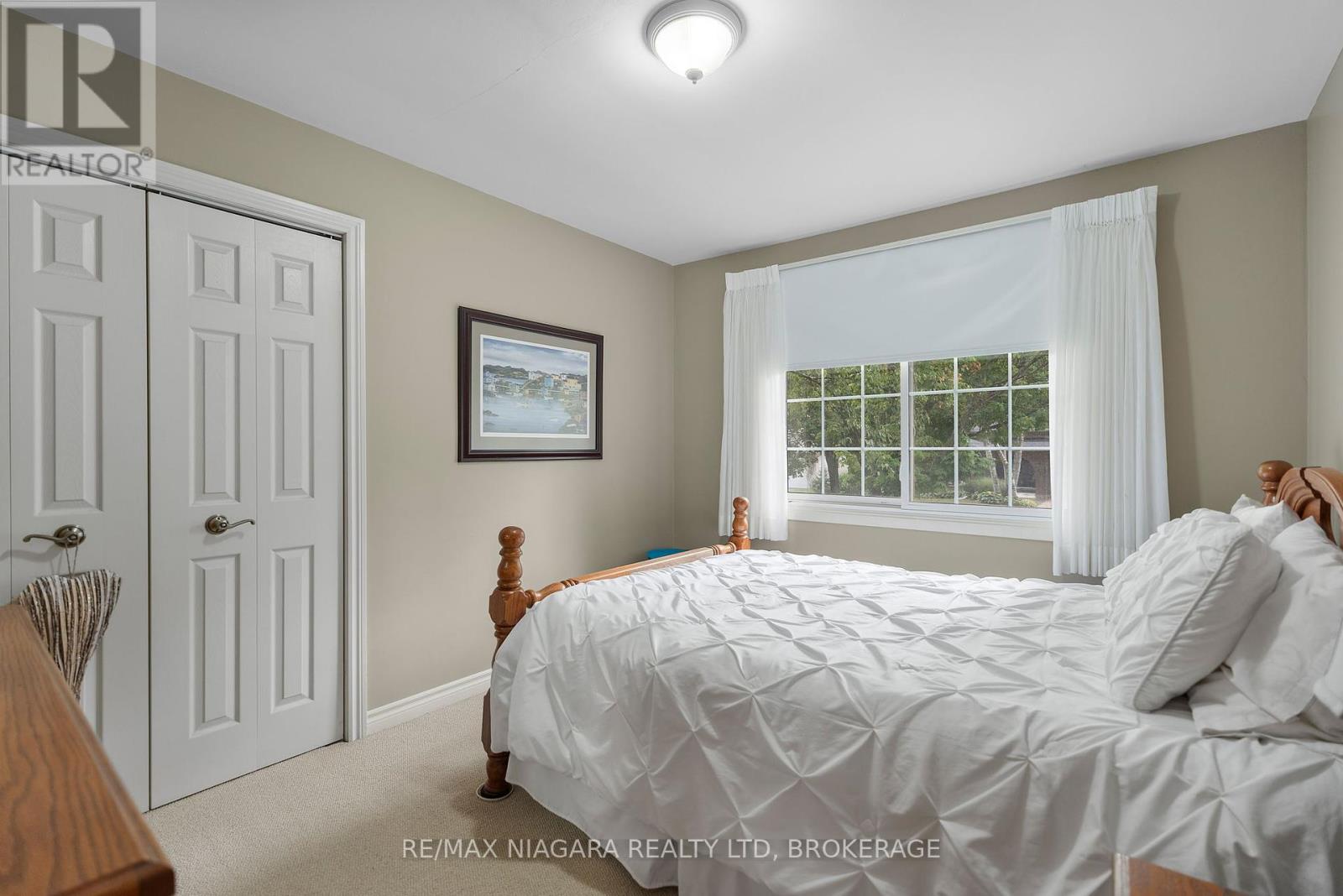 Photo 15 of 6841 Dellpark Drive, Niagara Falls ON