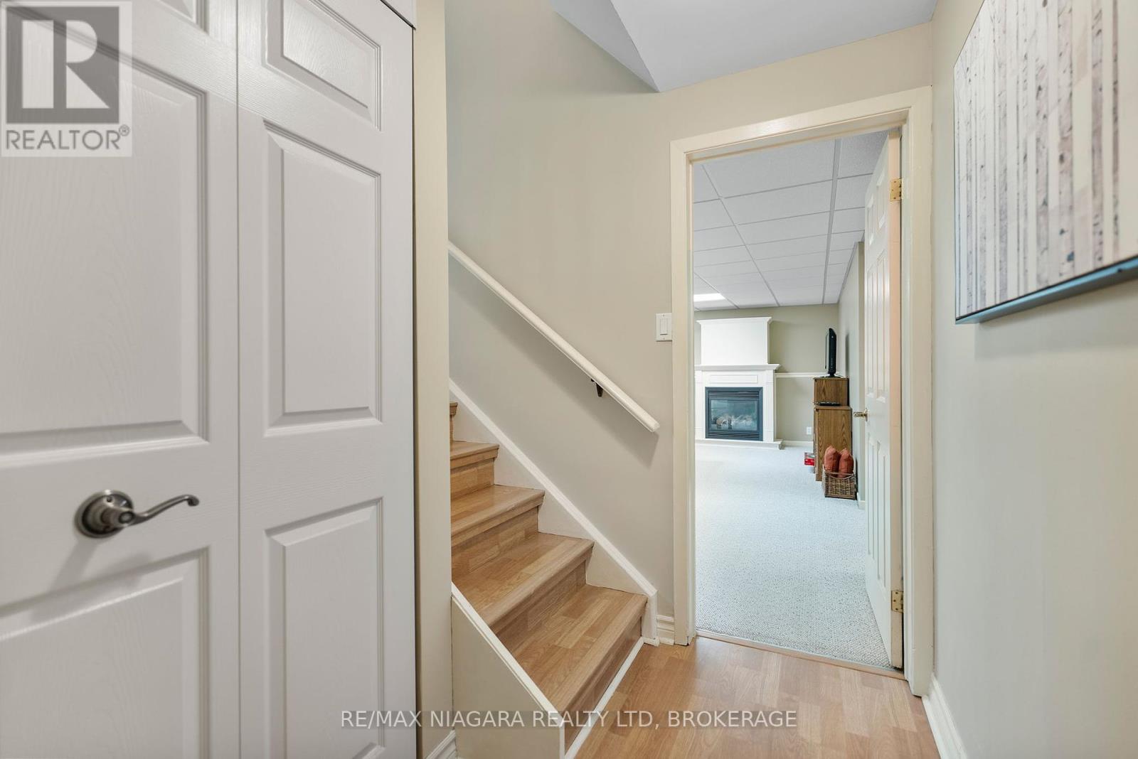 Photo 17 of 6841 Dellpark Drive, Niagara Falls ON