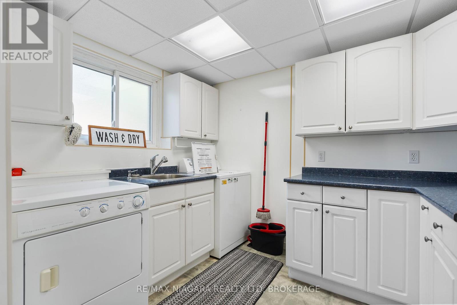 Photo 27 of 6841 Dellpark Drive, Niagara Falls ON