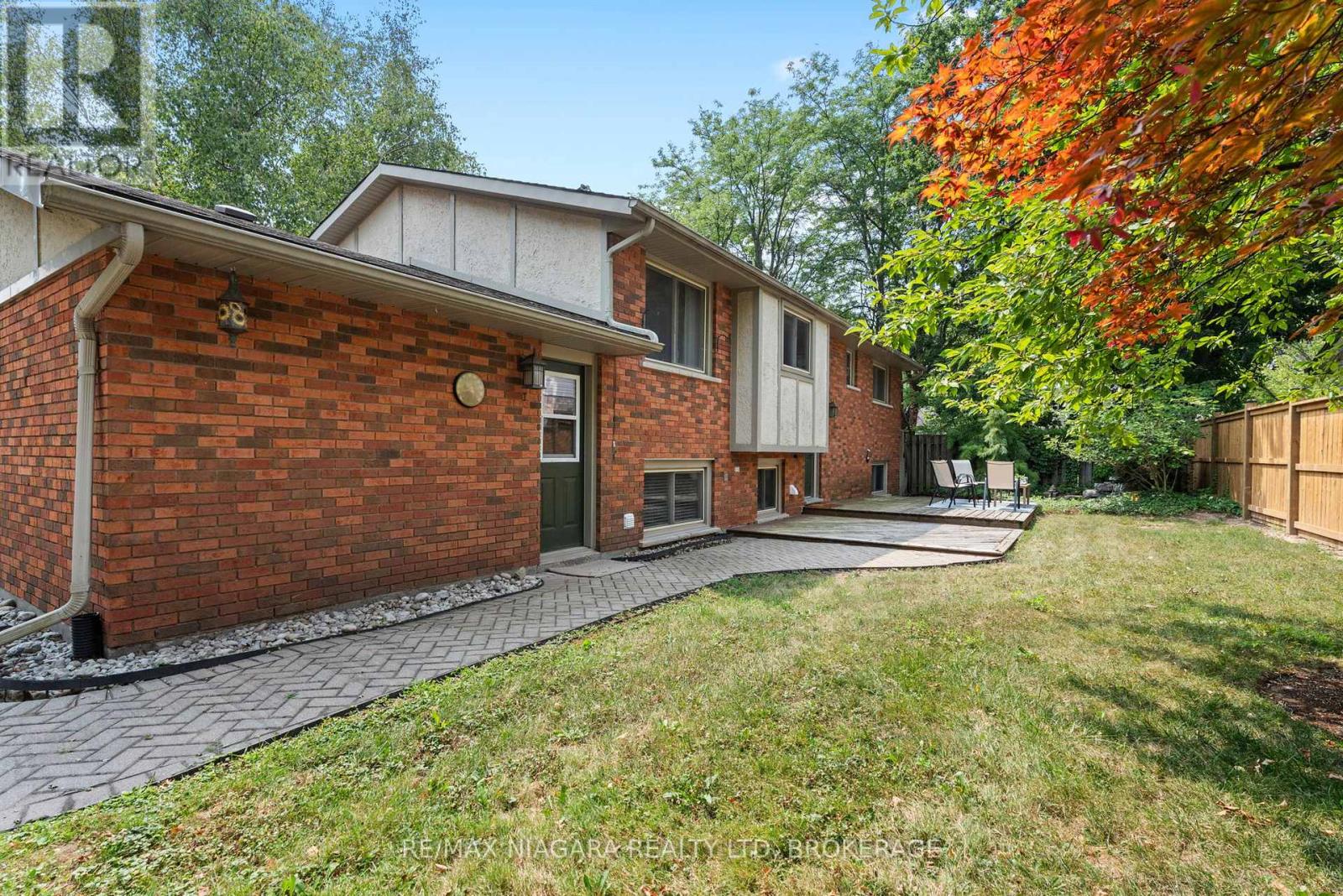 Photo 32 of 6841 Dellpark Drive, Niagara Falls ON