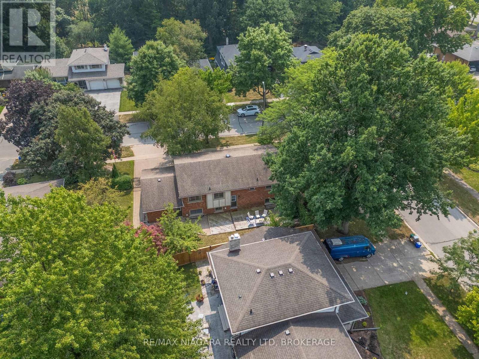 Photo 33 of 6841 Dellpark Drive, Niagara Falls ON