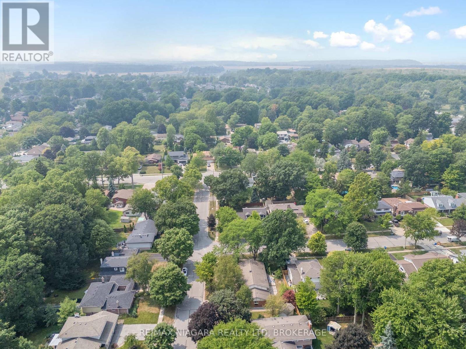 Photo 36 of 6841 Dellpark Drive, Niagara Falls ON