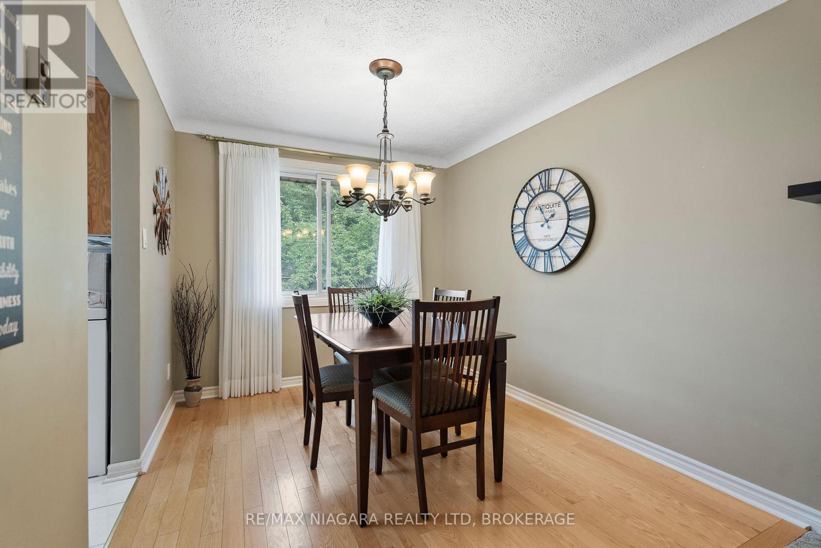 Photo 5 of 6841 Dellpark Drive, Niagara Falls ON