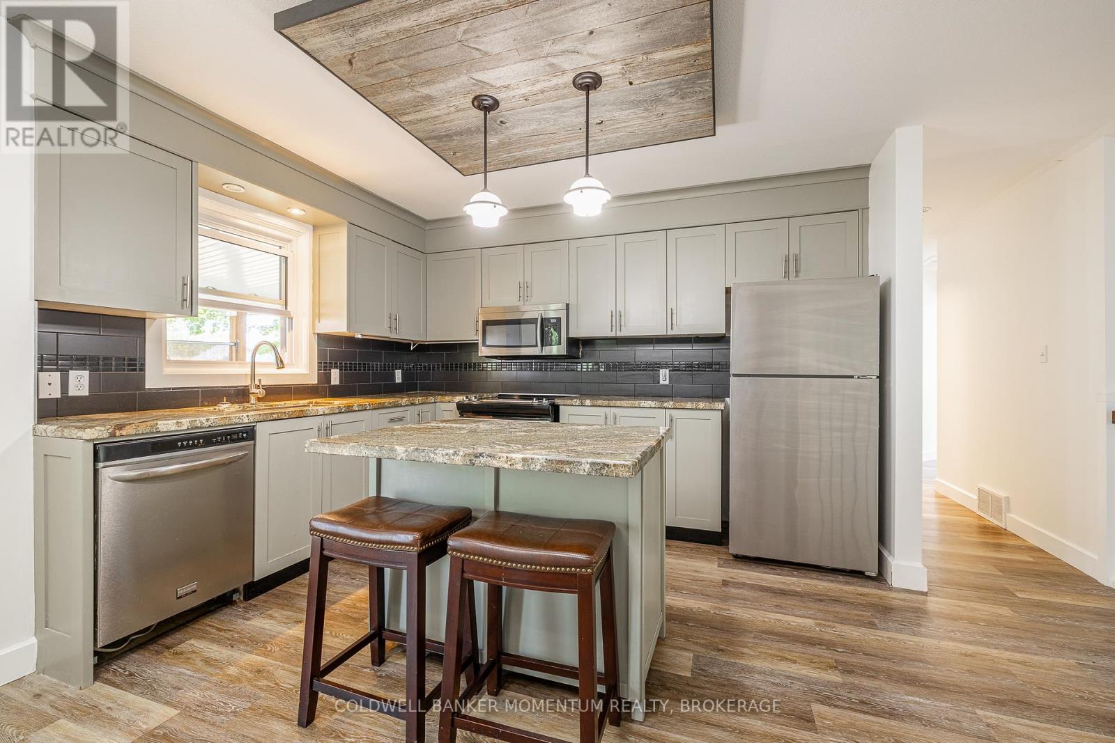 Photo 11 of 348 Cambridge Road W, Fort Erie ON