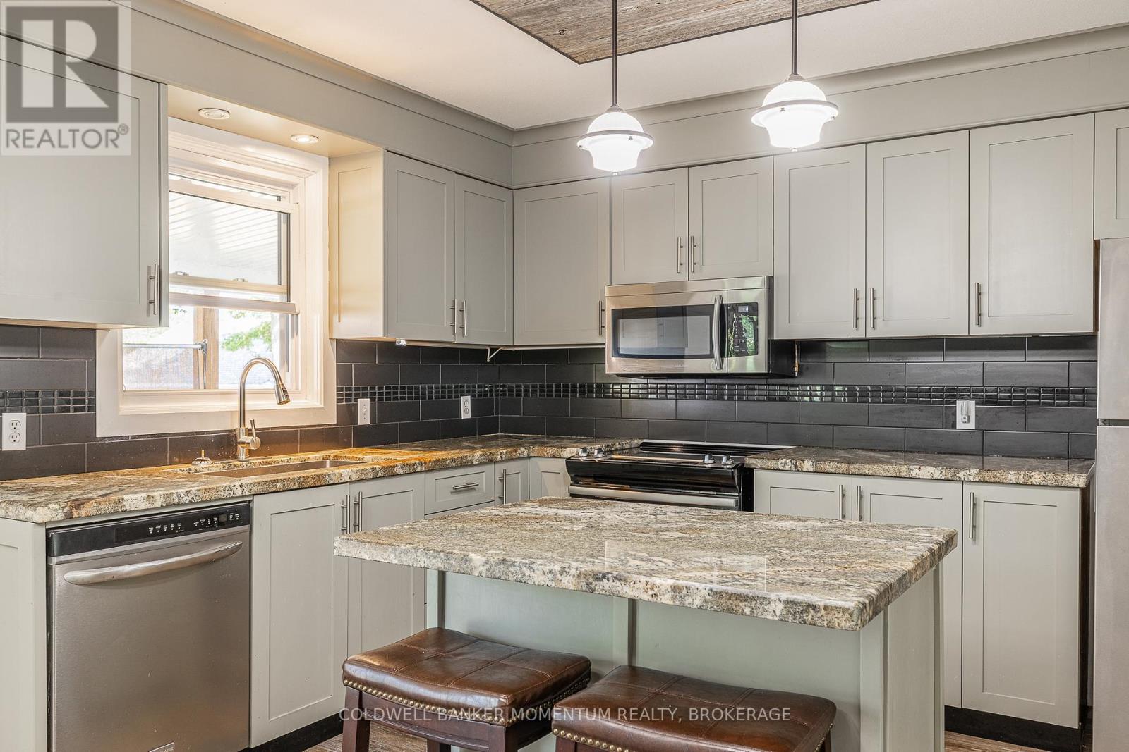 Photo 13 of 348 Cambridge Road W, Fort Erie ON
