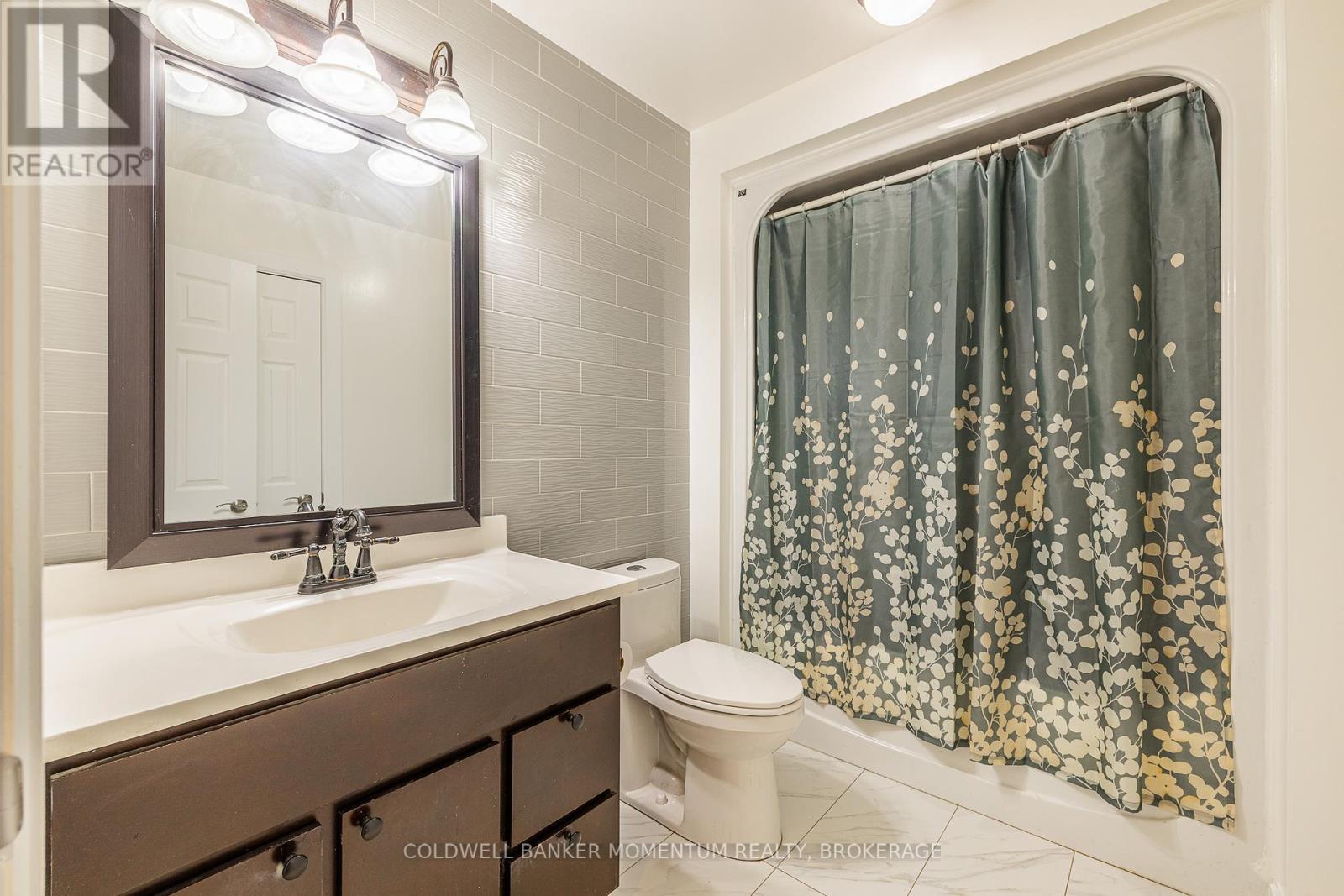 Photo 17 of 348 Cambridge Road W, Fort Erie ON